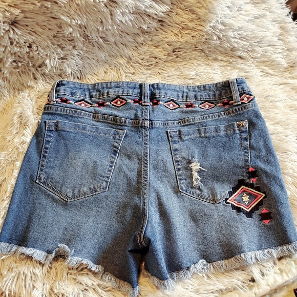 Nanette Lepore High Waisted Shorts 10 - Picture 4 of 6